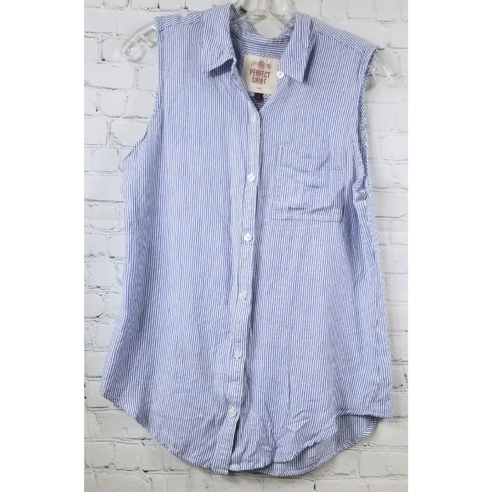 #26 SO Sleeveless button up shirt